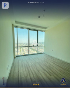 Spacious apartment in Empire Square image 2