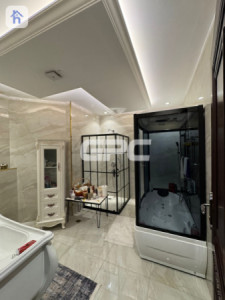 Corner House Image 18