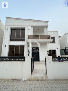 Spacious Family Home in Aram Village image 1