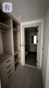 Modern Apartment with 2 Bedrooms Image 5
