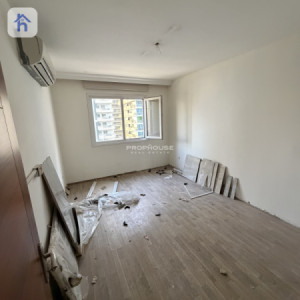 Spacious apartment with 3 bedrooms image 7