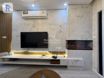 Elegant One-Bedroom Apartment in Queen Tower Image 5