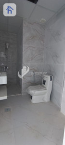 Modern Apartment with One Bedroom Image 9