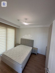 Cozy One-Bedroom Apartment in Empire Wings Image 4