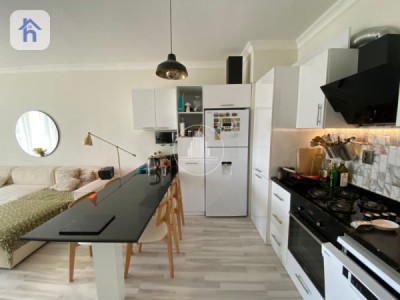 Elegant Apartment with Two Bedrooms image 2