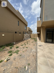 Spacious 5-Bedroom House in Erbil image 3