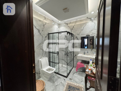 Corner House Image 17