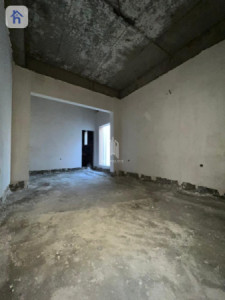 Spacious Villa with 9 Bedrooms Image 12
