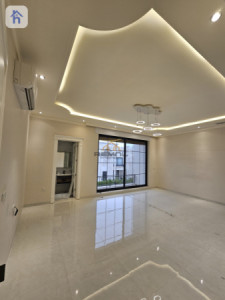 Modern 5-Bedroom House for Rent Image 11