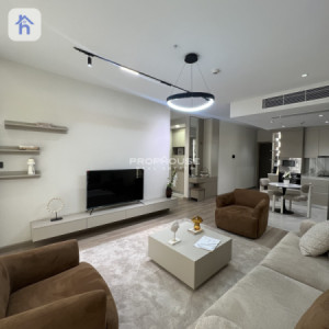 Modern Apartment image 2