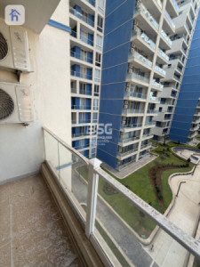 Modern 1-Bedroom Apartment Image 7