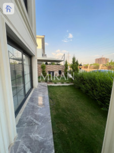 Large House with Multiple Rooms image 3