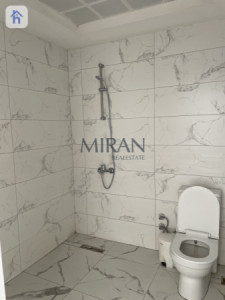 شقة مشرقة بتصميم عصري صورة 4