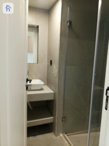 Studio Apartment image 4