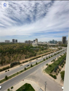 Modern Office in Phoenix Tower Image 3