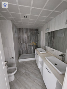 شقة أنيقة بـ 2 غرفة نوم للإيجار صورة 9