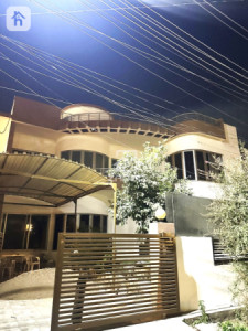 Commercial Rental with Ample Space image 1