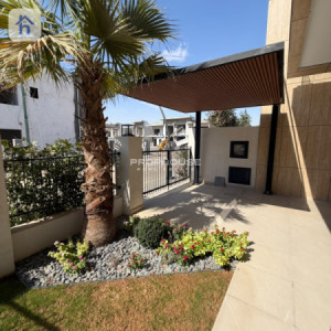 Modern House image 2