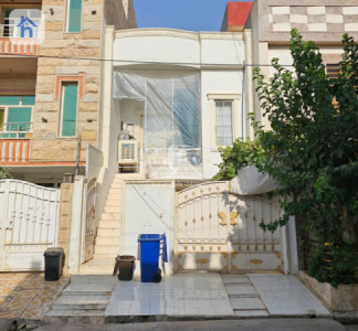 Spacious House with 3 Bedrooms image 2