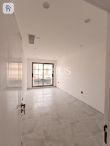 Spacious Family Home with Multiple Rooms Resim 15