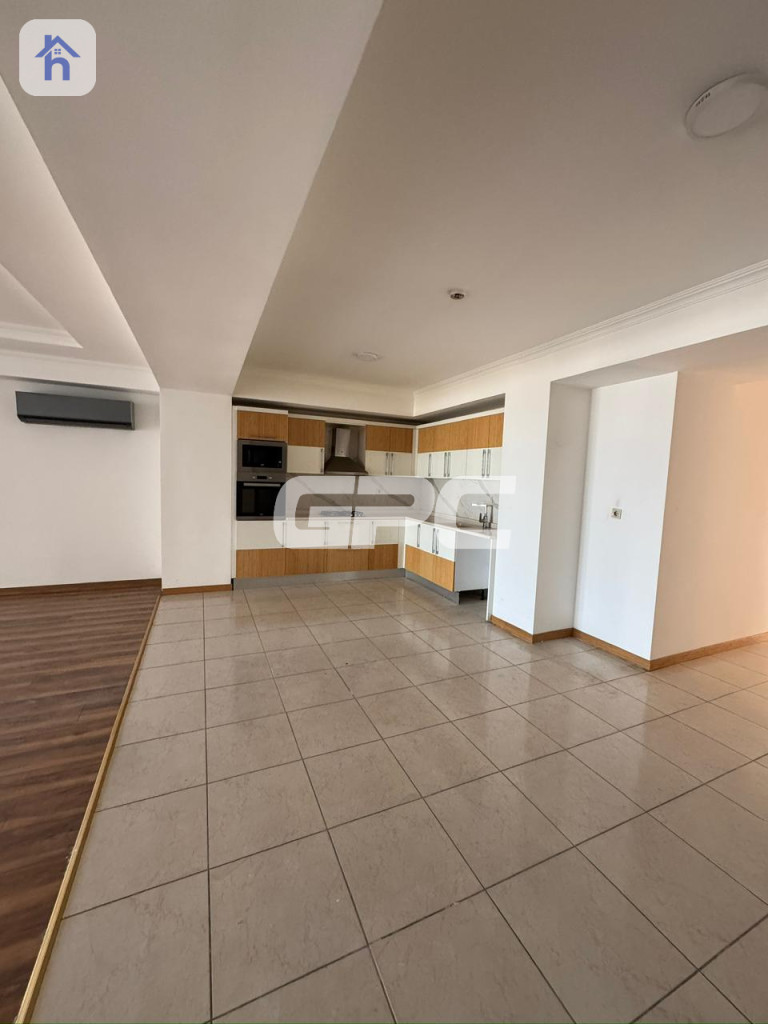 شقة عصرية في برج رويا