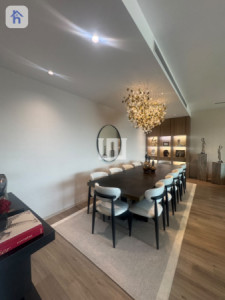 Luxurious 3-Bedroom Apartment image 8