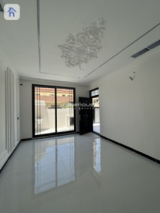 Modern House with 4 Bedrooms image 4