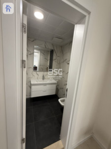 Modern One-Bedroom Apartment with Great Amenities Resim 8