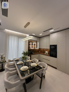 Luxury House image 5
