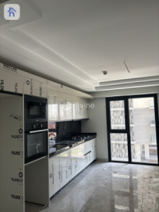 Modern Apartment with 3 Bedrooms — 1