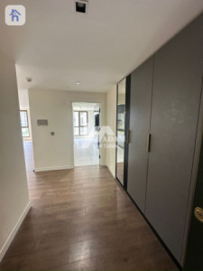Modern Apartment image 12