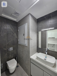 Modern office in Empire Business Towers image 6