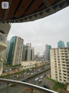 Spacious Apartment with 3 Bedrooms image 6