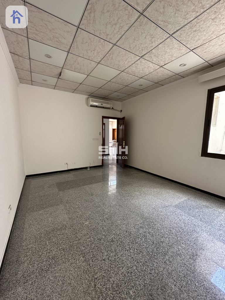 Spacious House in Dream City Resim 12