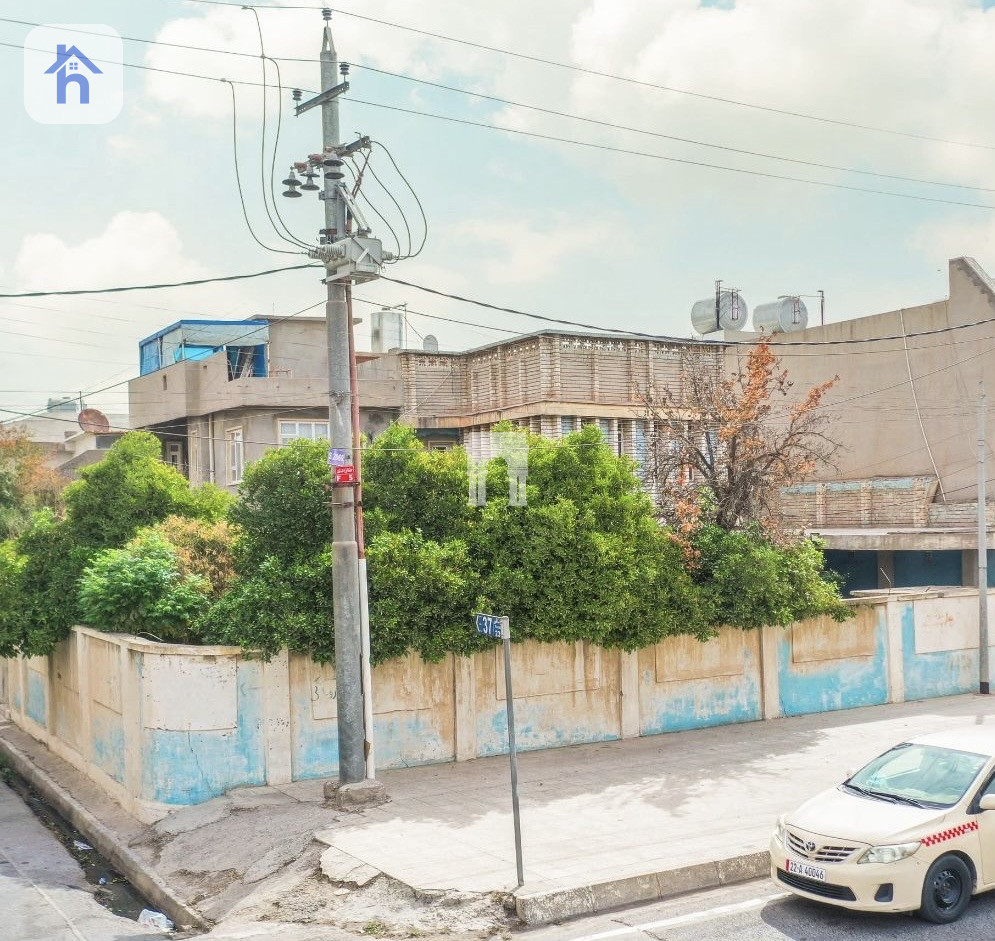 عقار تجاري في موقع متميز