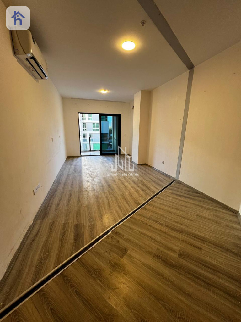 Spacious apartment in Life towers