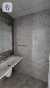 Modern One-Bedroom Apartment Resim 6