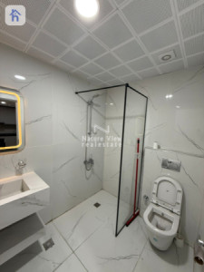 Modern 1-Bedroom Apartment in Prime Location image 4