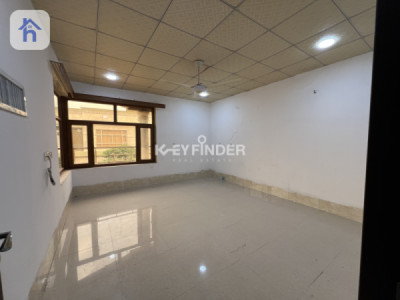 Spacious House in Erbil with 5 Bedrooms Image 13