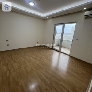 Spacious Apartment in Rena Towers Image 5