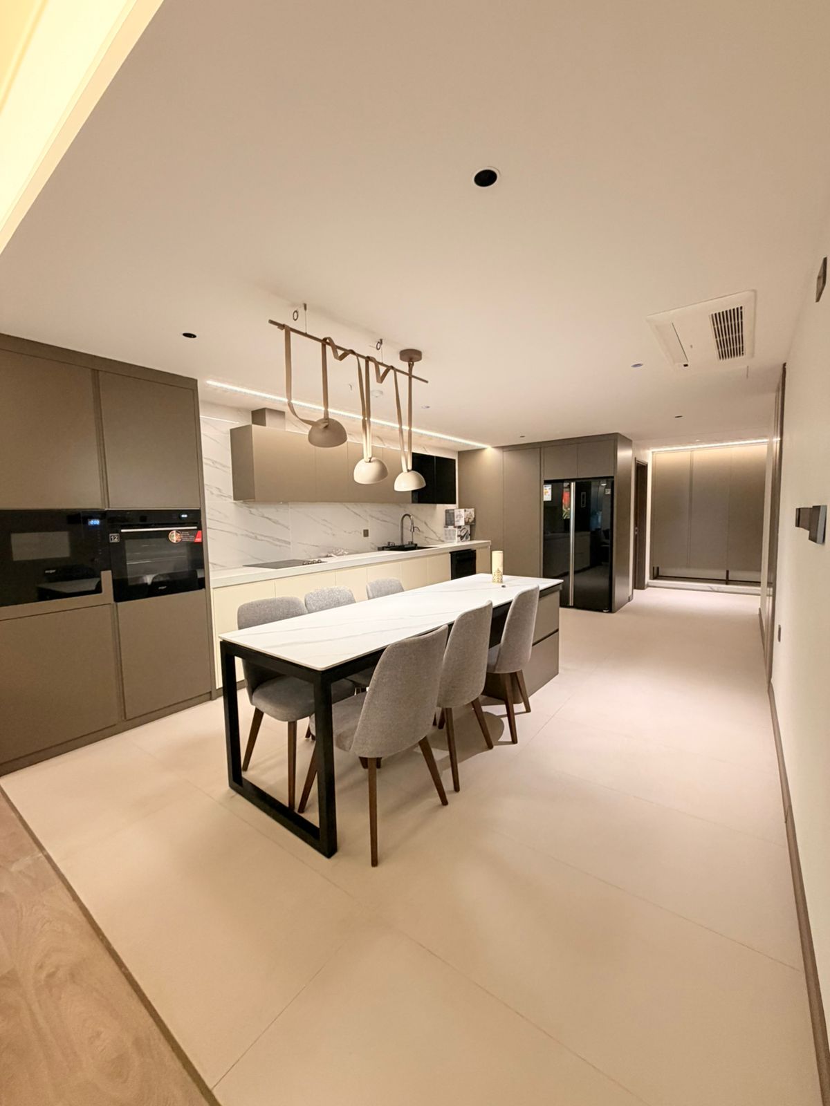 شوقەیەکی فراوانی ڕاخراو لە تاوەری کاڤالی وێنە 2