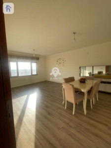 Modern Apartment image 2