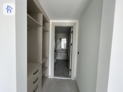Spacious Apartment in Rami Towers Image 4