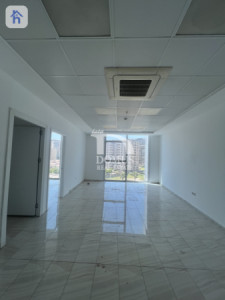 Modern office in Empire Business Towers image 2