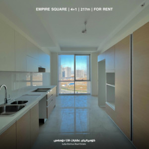 شقة واسعة بـ4 غرف نوم مع إطلالة رائعة صورة 4