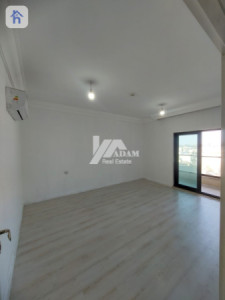 Modern Apartment with 3 Bedrooms Image 4