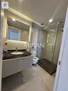 شقة حديثة بثلاث غرف نوم وإطلالات رائعة صورة 8