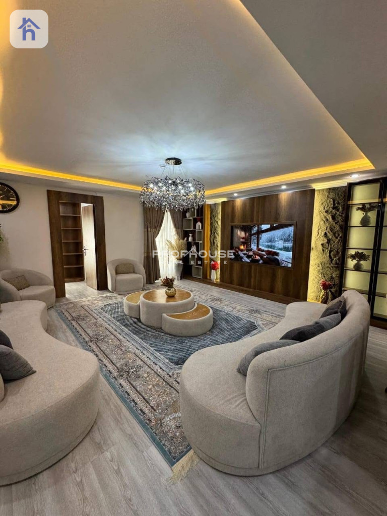 Spacious Apartment with Stunning Views