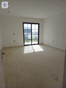 Spacious 4-Bedroom Home in Zaner City Image 4