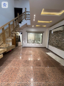 Spacious House for Rent in Bakhtyari Resim 4
